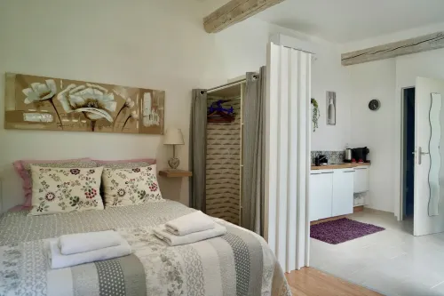 Sam’s cottage, a peaceful Provencal Retreat, minutes from famous Thoronet Abbey.