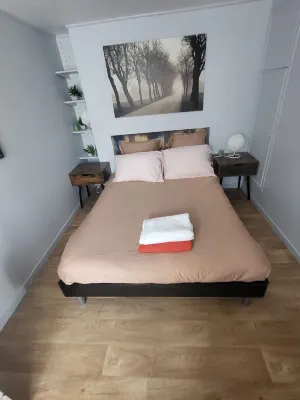 The little Versaillais