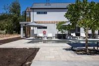Franschhoek Hotel - Rooftop Pools