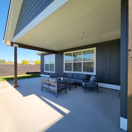 Monthly Vacation Rental in the gorgeous Flathead Valley!