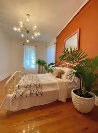 Lavish, photoshoot ready 3-bedroom home w/ patio. Отели рядом с достопримечательностью «Зоопарк Бронкса»