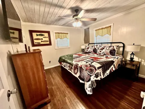 Lake House on Cedar Creek Lake - Hoot Hoot Holler Hideaway Hotels in Franklin County