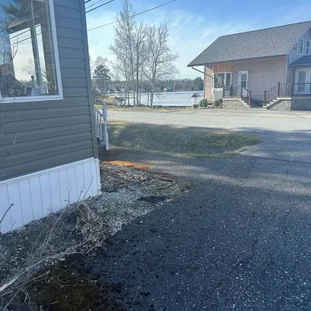 Charming 3-bedroom house with WiFi and AC in serene Sinclair