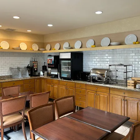 Country Inn & Suites by Radisson, Owatonna, MN