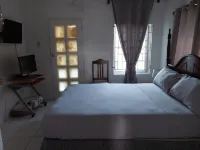 Cute Studio with Private Terrace Hotels in 