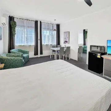 Golden Sands Motor Inn