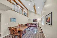 Sedona Luxury New Lodge, on Oak Creek!