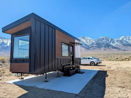 Summit Sanctuary: 360° Views