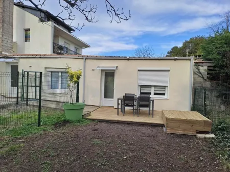 La Maison de Pessac Отели рядом с достопримечательностью «Университет Бордо Монтень»