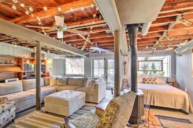 Fire Pit, Views and Beach Access Waterfront Escape!