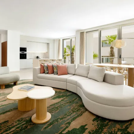 The Westin Salgados Beach Resort, Algarve Отели рядом с достопримечательностью «Пляж Эваришту»