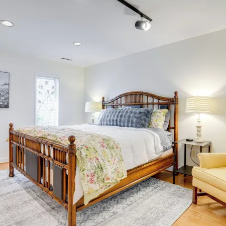 The White Elephant Inn Getaway w/ Pool & Hot Tub!