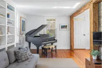 Secluded, Winter Paradise with Hot Tub Hotels in Duxbury