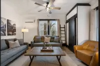 Quiet 2 BD Apartment in Downtown