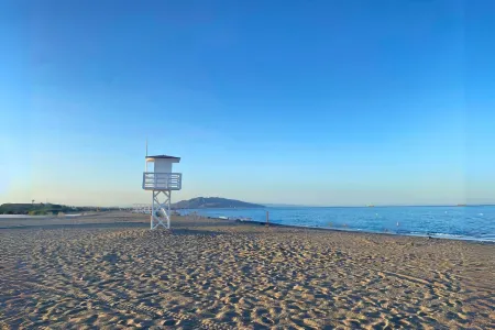 Penthouse with pool and parking – Only 300 meters from the beach!