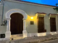 Pozo del Carretero House.Located in the Getsemaní neighborhood. old town Hôtels à : Chino