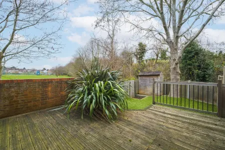 Beautiful 3 Bed House with Amazing Views in Dartford, Kent.