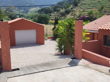 Villa with swimming pool in Collioure. Ideal for vacations with family or friends