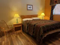Lake living: newly renovated 2-bed/2 bath condo on Little St. Germain Lk w/ WiFi
