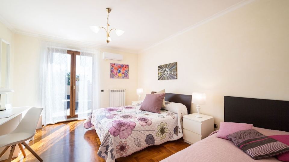 Samilu - Room Sofia