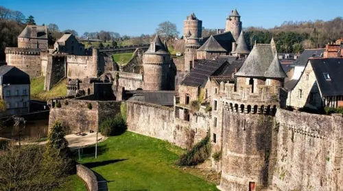 Appartement Proche Gare Routière Hotels in Fougères