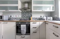 The Green Views for Contractors, Family/Couples, Tourists