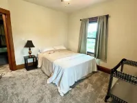 4BR Retreat in Waukon • Group Friendly Hotels in Allamakee County