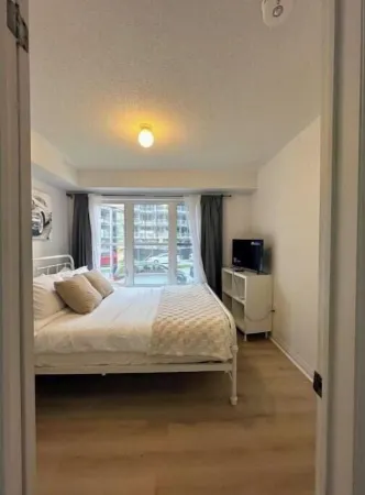 Cozy 1Br Basement Apt - New Downtown Bowmanville Отели рядом с достопримечательностью «Заповедник Эннискиллен»