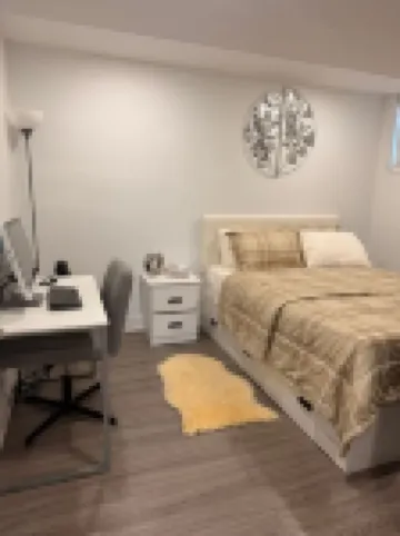 Dream Home, Cosy, nice, quiet environment, best getaway location for your trip.