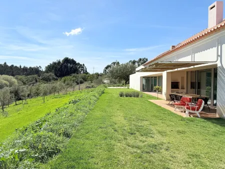 Casa do Regadio - Main House: A country and sea retreat on the Alentejo coast.