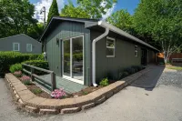 A 1-bedroom suite in beautiful Greenwood Lake