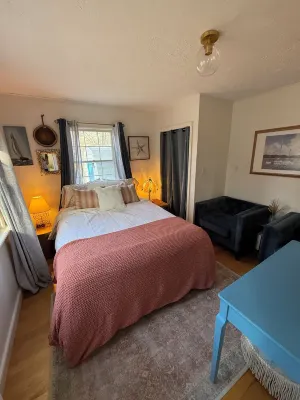 Charming 3-bedroom cottage with AC and WiFi in Wells: Welcome to the SheShell