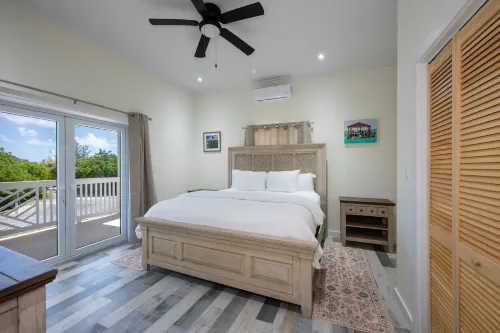 The Better Life 4 Bedroom Home - Parking