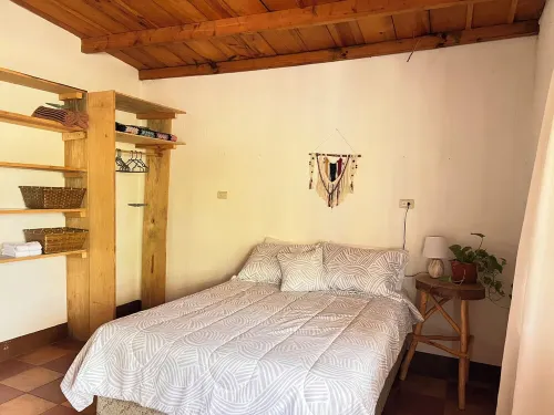 Cute 2Br Apartment with lake views & private garden! Everything you need + more.