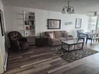 Charming 1-bedroom apartment in fabulous Downtown Galena with WiFi, AC