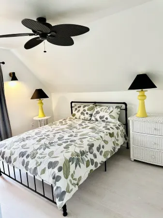 Sunset by the Bay retreat close to downtown