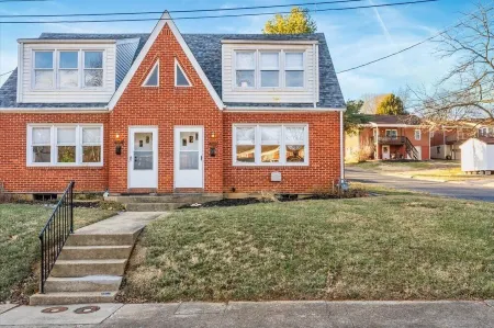 Queen City Twin 2 of Staunton VA Отели рядом с достопримечательностью «Университет Мэри Болдуин»