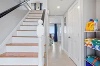 DIRECT OCEANFRONT YEAR ROUND!!! PRIVATE BEACH 2bedrm/2bath sleeps 6 park/4 cars Hotels in Truro