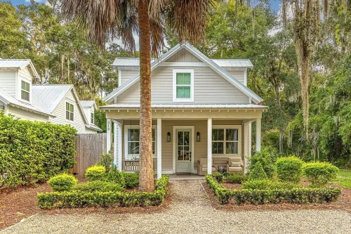 New Build Cottage near the Beach, Sea Island, Resturants