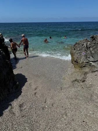 Villa Pino 150 meters from the sea and 5 min from Palermo airport area