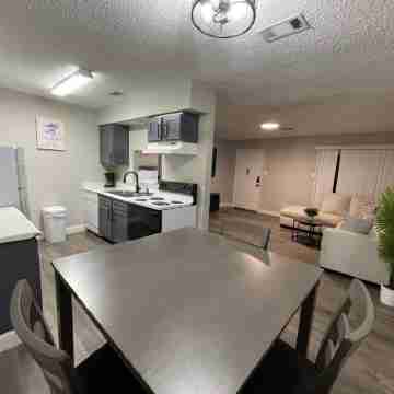 King Bed 2BR Unit Free Parking Others