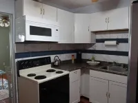 Charming 2-bedroom cottage in enjoyable Pinellas Park with AC, WiFi, and more