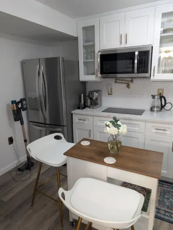 Cozy Studio with Private Entrance.