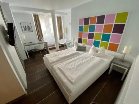 Altstadt Hotel Wertheim Отели в г. Мондфельд