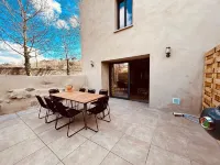 Gite la Maison du Vigneron with 4 bedrooms Hotels in Montolieu