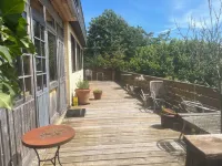 Sehr Ruhig Gelegenes Ferienhaus mit Großem Garten Direkt an der Weser Hotels in Achim