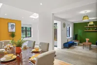 Beautiful 5 bedroom house in Stone,Aylesbury, 2 Free parking