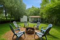 Charming 3-Bedroom Cabin with Moutain Views, Hottub, Barrel Sauna in Shenandoah.