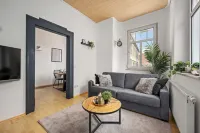 Self-check-in apartment with high-speed WiFi and free parking in the city center