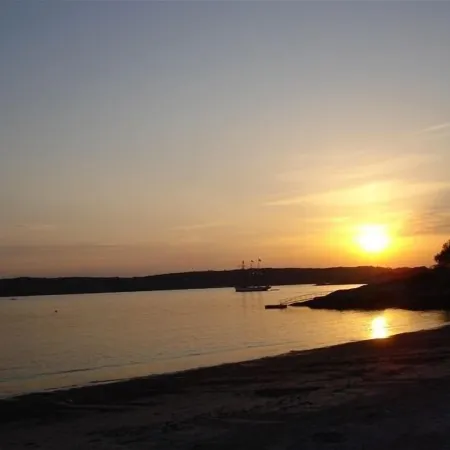 Rocky Neck Hideaway Near Gloucester Harbor & Wonson Cove